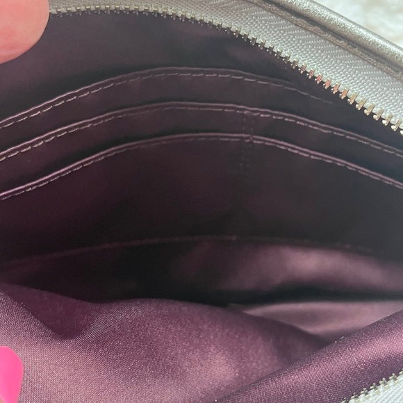 Vintage Coach bag, silver sequins, burgundy interior and patent leather hang tag - Picture 13 of 14